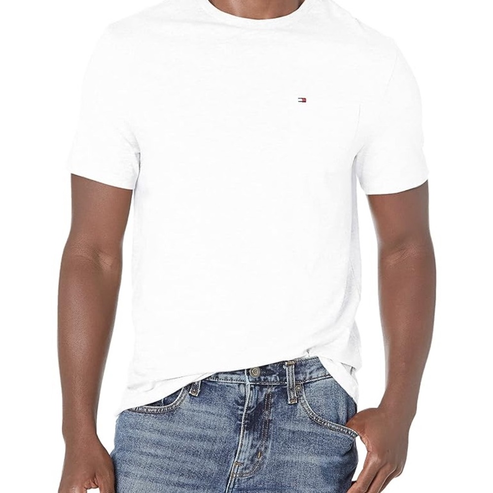 Tommy Hilfiger Men's White T-Shirt - medium
